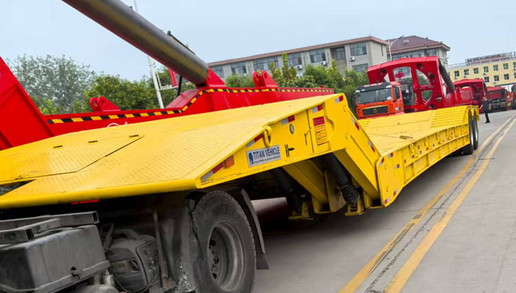 120 Ton Folding Gooseneck Trailer for Sale in Guyana