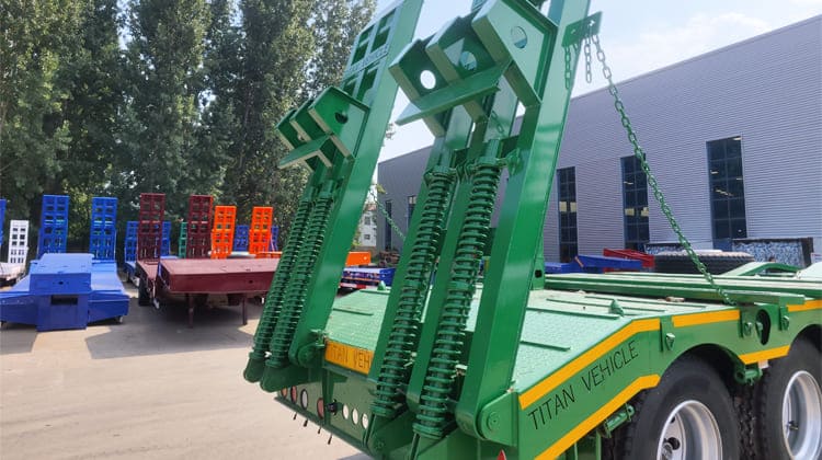 Tri Axle 40 Ft Drop Deck Low Loader Trailer for Sale in Guyana