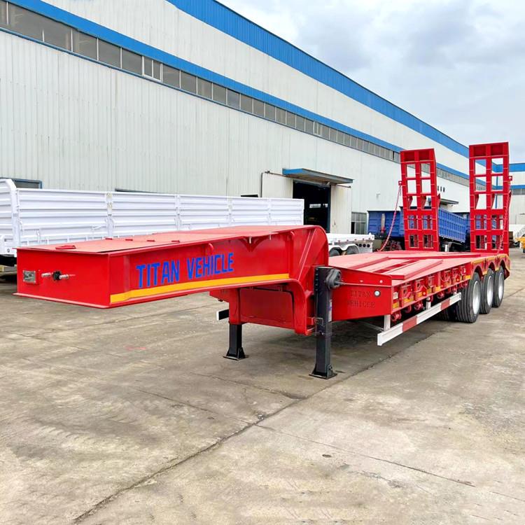 3 Axle Lowbed Trailer Truck
