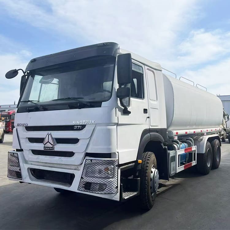 Refurbished 20 Cubic Used Diesel Tanker Trucks