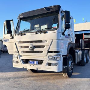 6x4 Slightly Used Sinotruk Howo Tractor Trucks